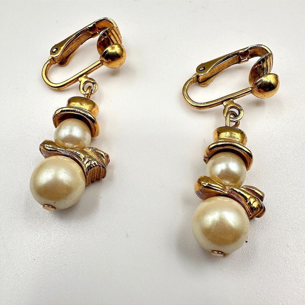 Vintage 90s Faux Pearl Snowman Dangle Earrings Gold Tone Clip On Women's Jewelry